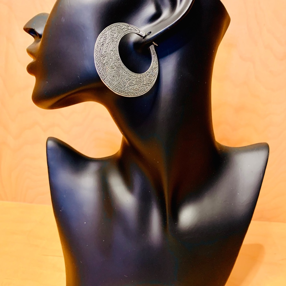 Hoop Earrings - Picture 2 of 7